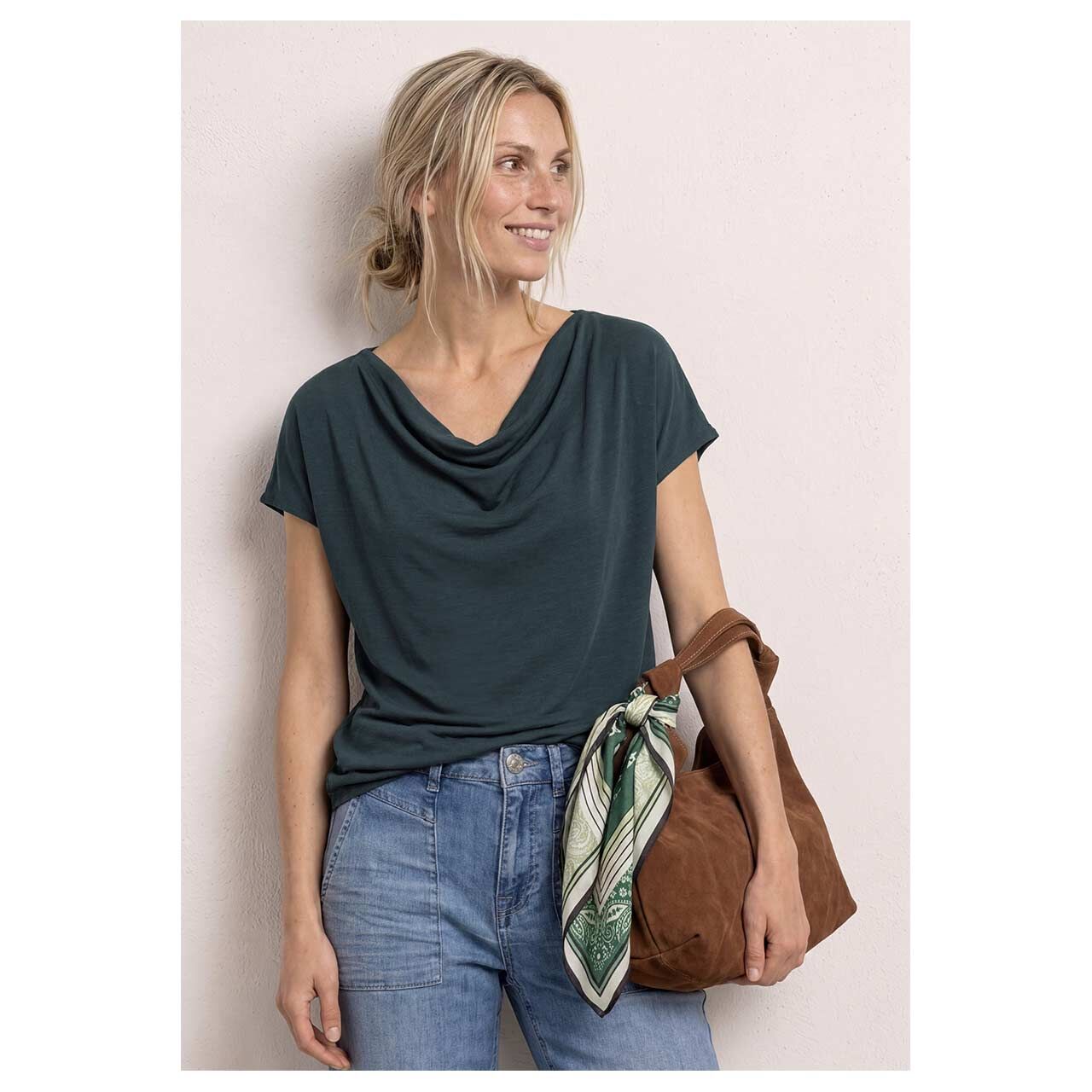 Damen T-Shirt Silk Look Waterfall von Street One in Dunkelgrün meliert, Vorderansicht am Model