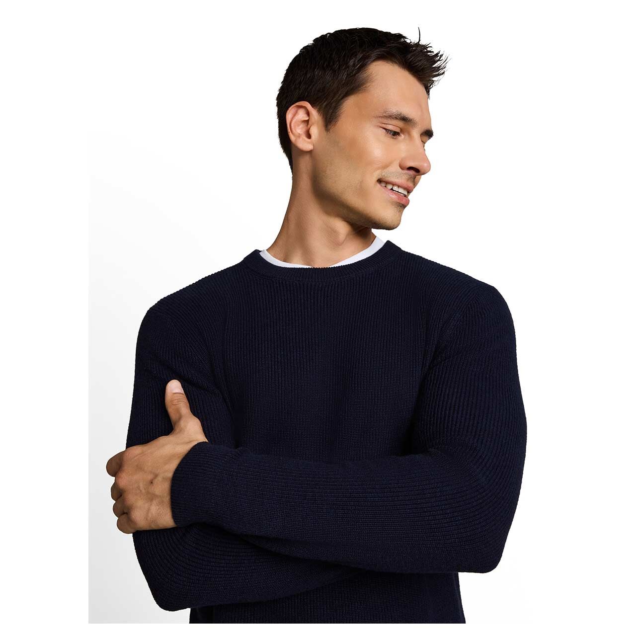 Herren Pullover Cashmere Structured Crew Knit von Tom Tailor in Dunkelblau meliert, Detailansicht am Model