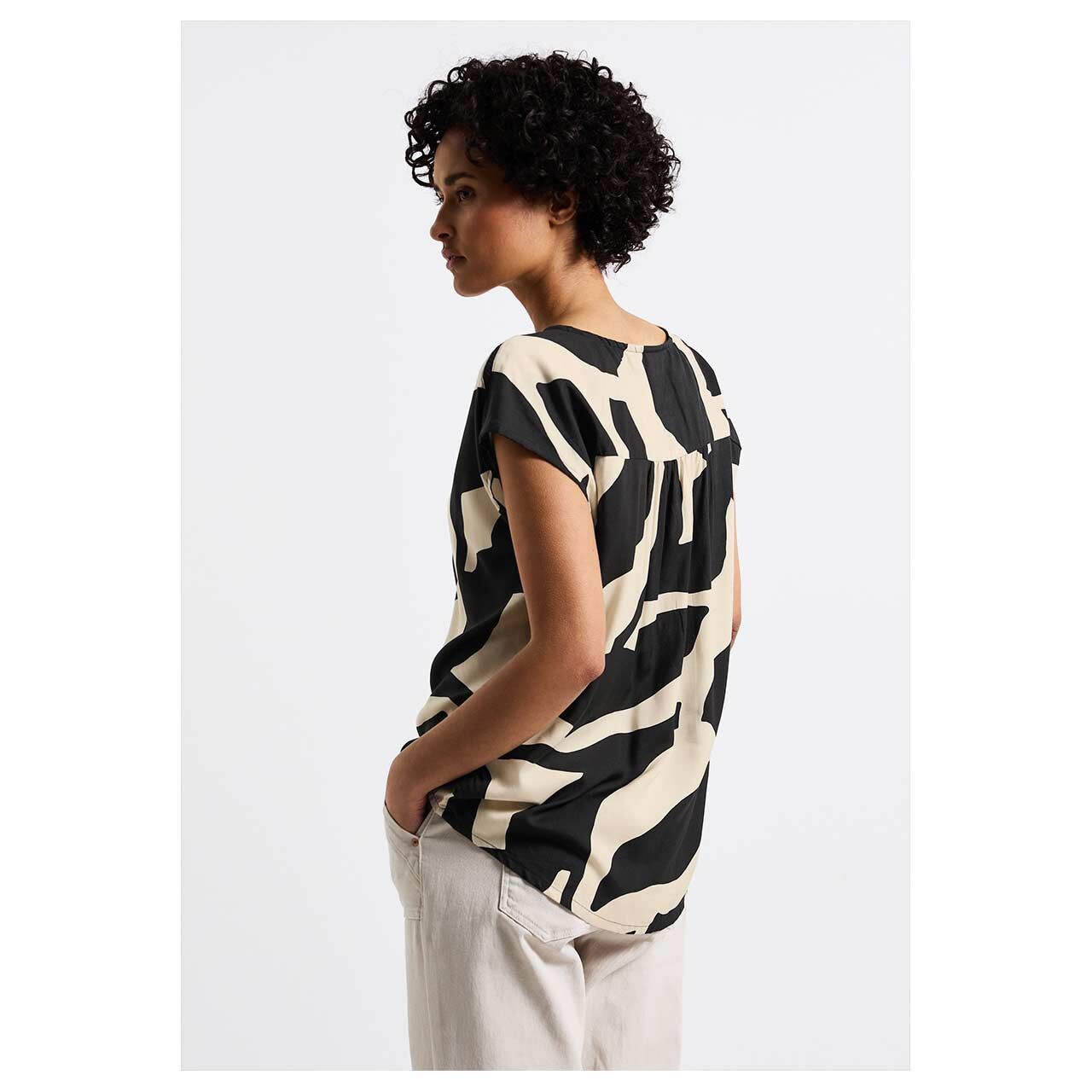 Street One Damen Kurzarm Bluse Button Panel creme black print
