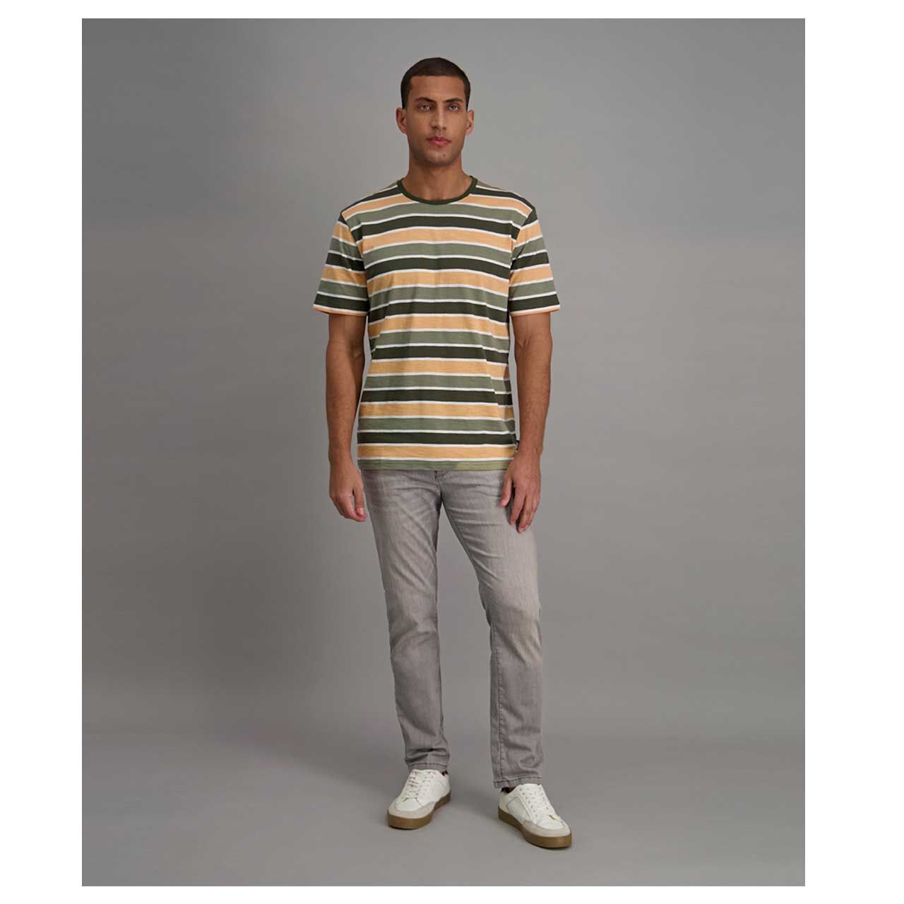 Stretch Herrenjeans Eric Megaflex von Pioneer in Grau angewaschen, Vorderansicht am Model