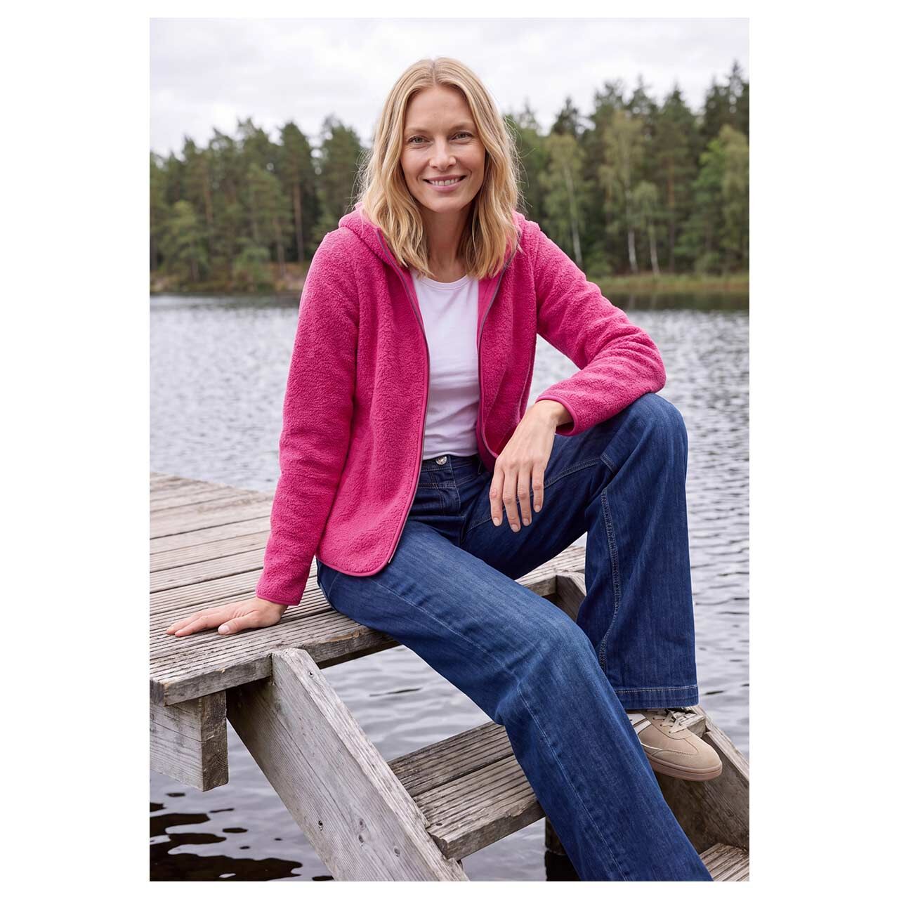 Damen Teddyjacke Solid Jacket von Cecil in Pink, Ganzkörperansicht am sitzenden Model