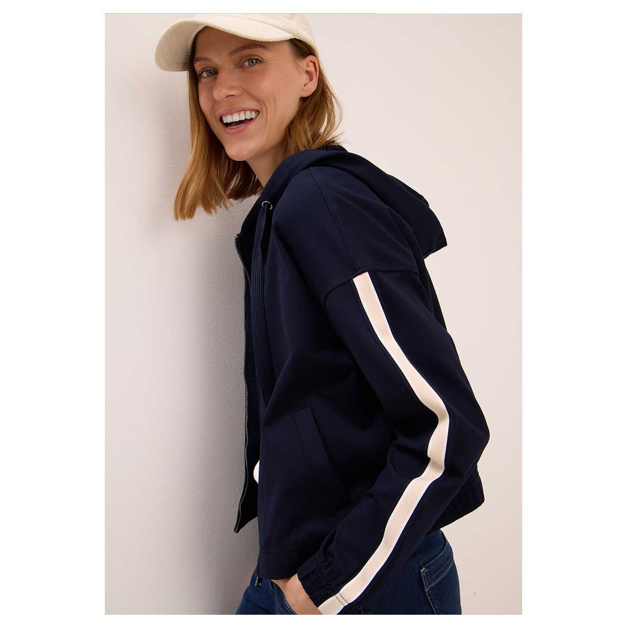 Damen Hoodie Sweatjacke Galon Stripe von Cecil in Dunkelblau, Seitenansicht am Model