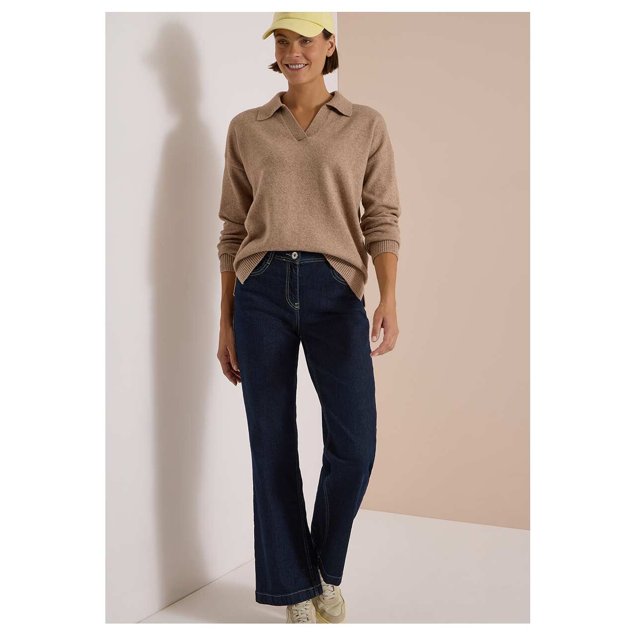 Damen Polo Pullover Cosy von Cecil in Braun meliert, Ganzkörperansicht am Model