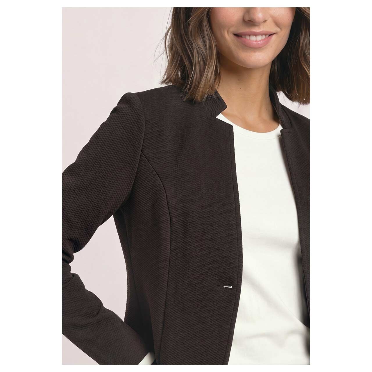 Street One Damen Blazer Structured Jersey in Dunkelbraun, Nahaufnahme Model von vorne