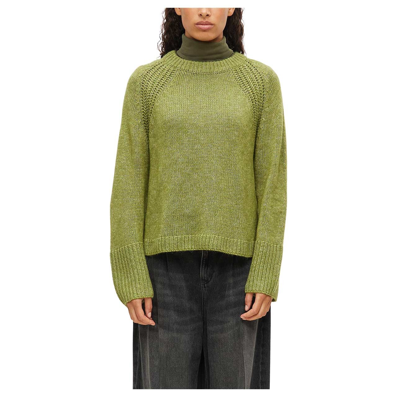 s.Oliver Damen Pullover in Olivgrün, Vorderansicht am Model