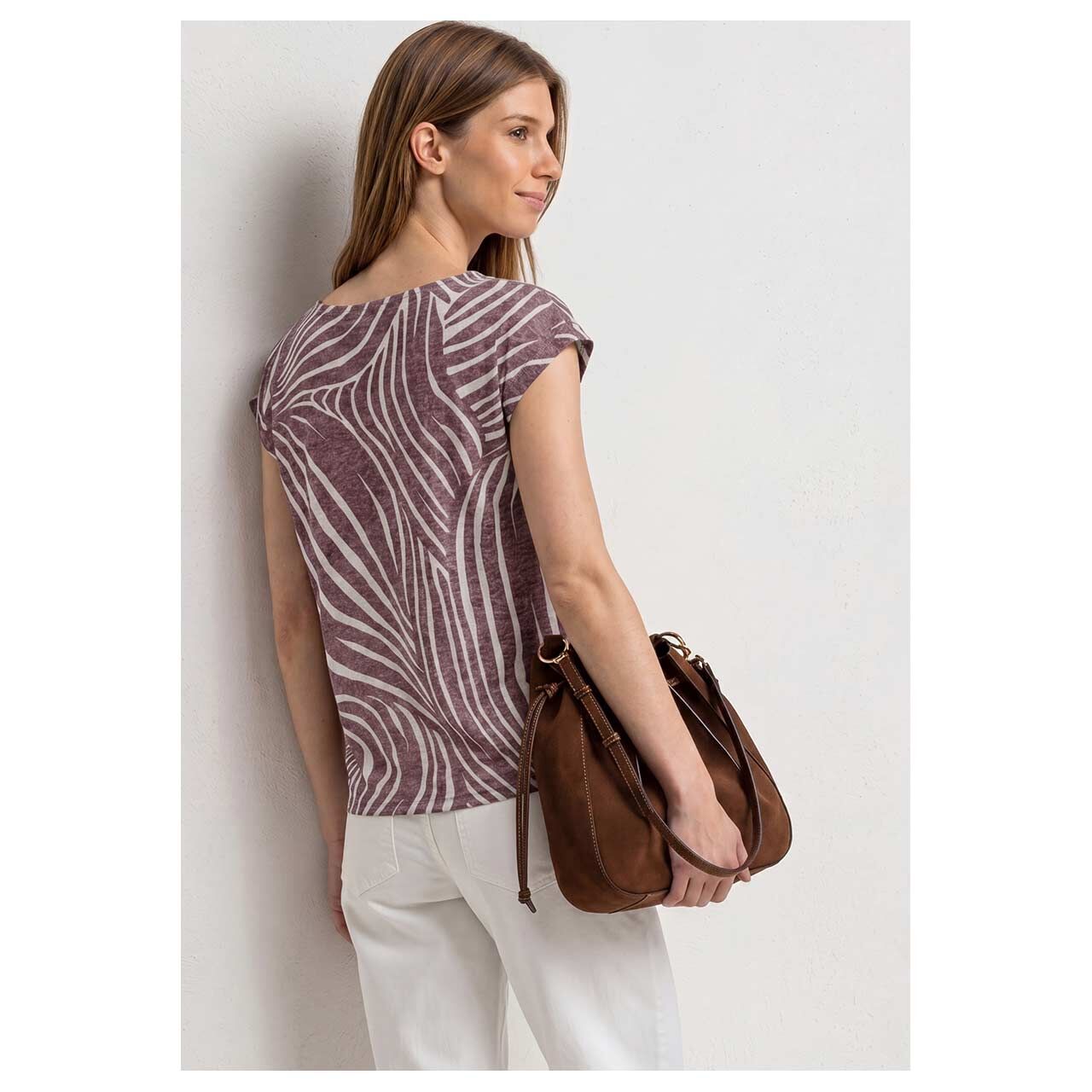Damen T-Shirt Printed Burn Dessin von Street One in Lila mit Print, Rückansicht am Model