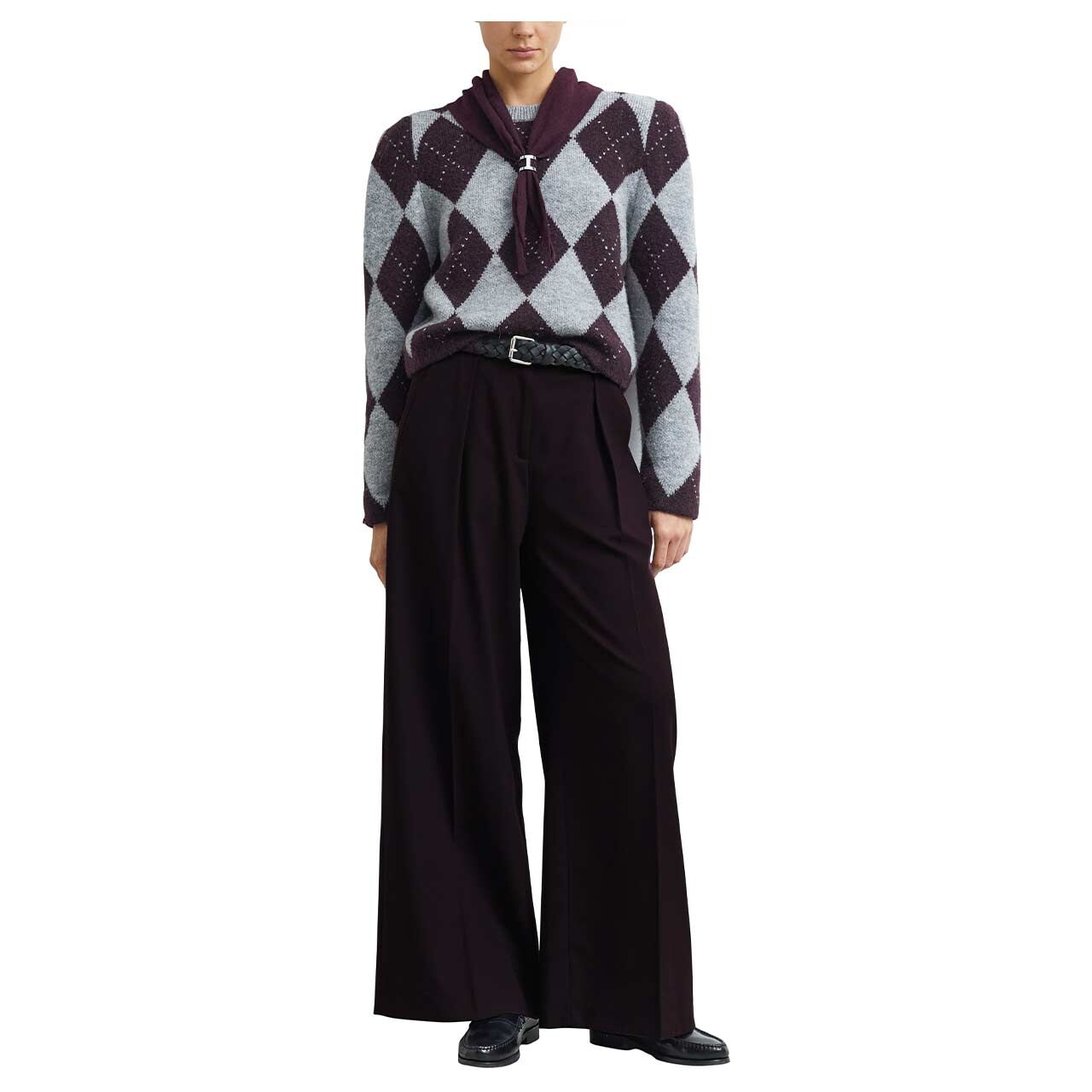 Damen Pullover von Comma in Lila mit Print, Ganzkörperansicht am Model