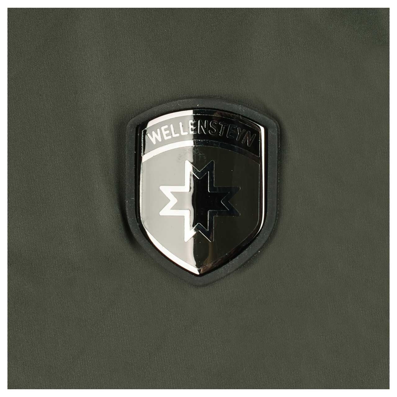 Herren Jacke Blackbird Men Short von Wellensteyn in Dunkelgrün, Detailansicht Logo