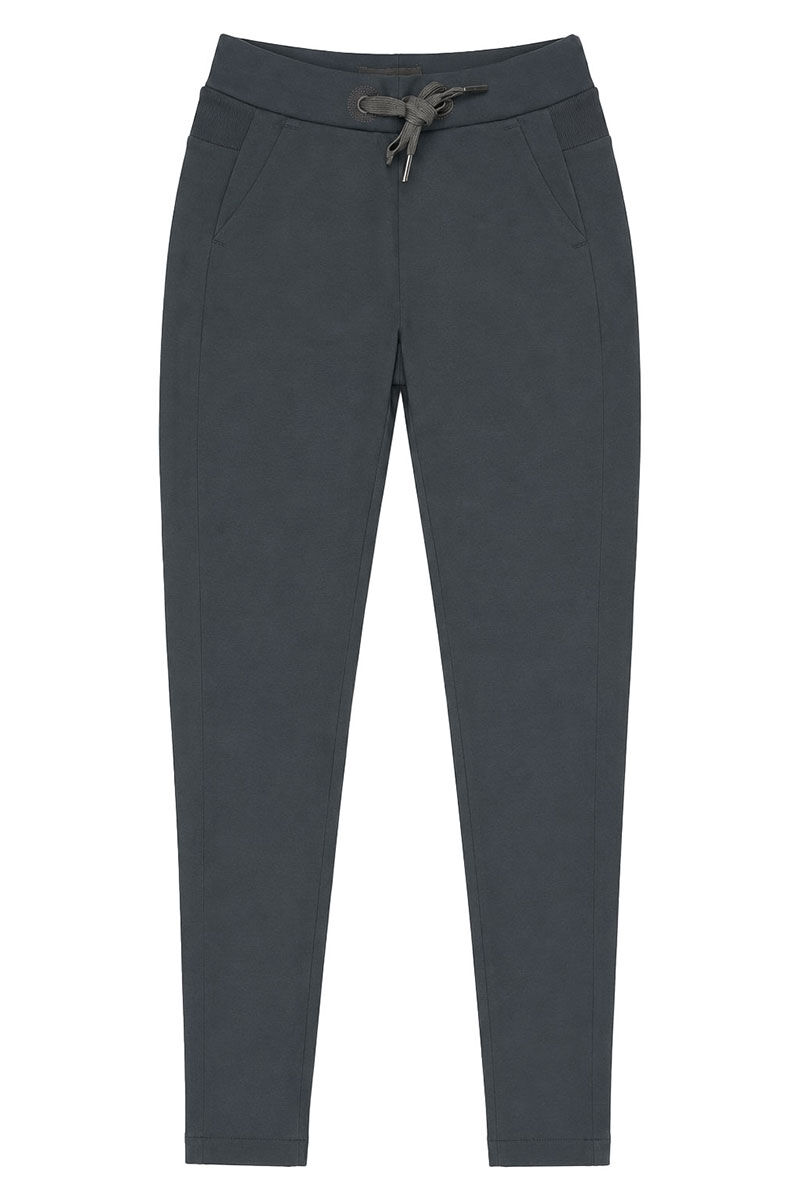 Vorderansicht der Elbsand Brinja Damenjeans in Grau