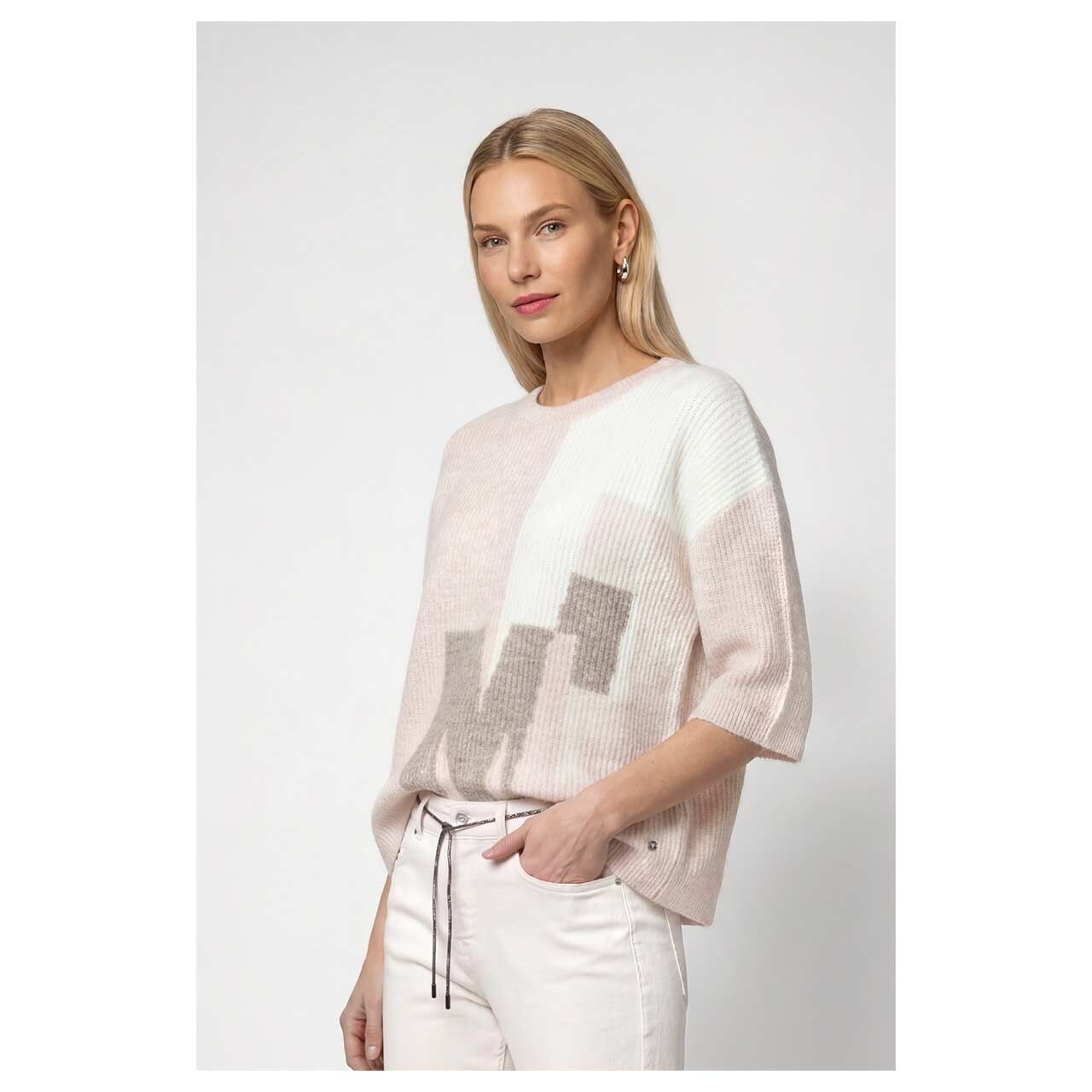 Damen Kurzarm Pullover von Monari in Rosa, Seitansicht am Model