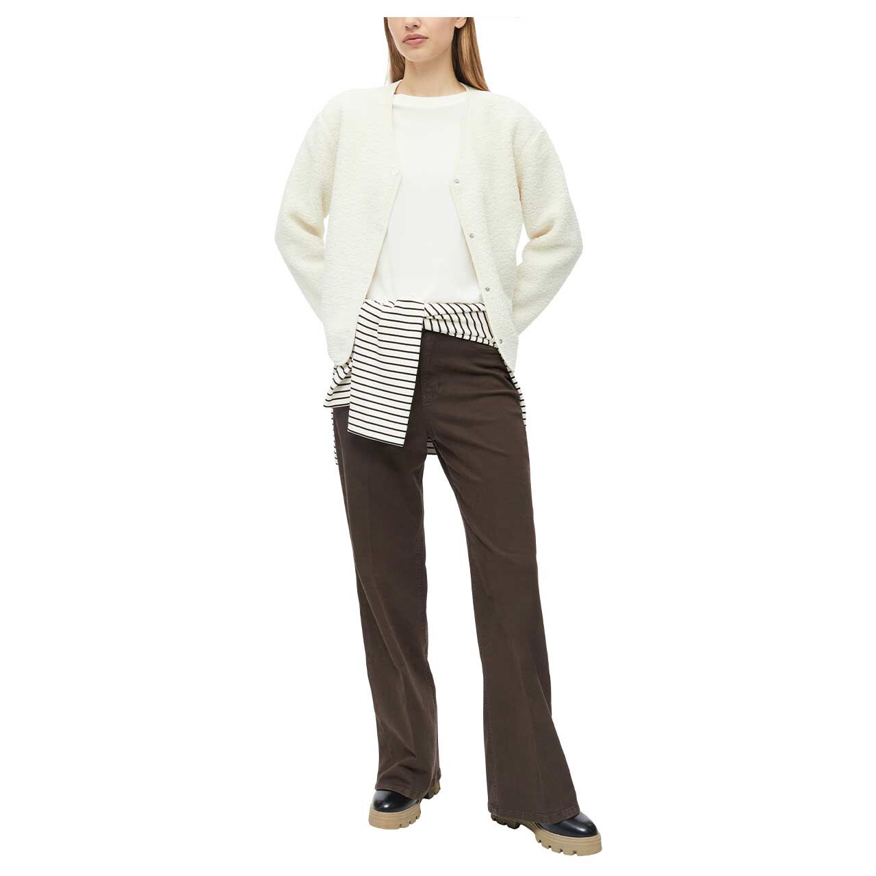 Damen Teddyjacke von s.Oliver in Cremeweiß, Ganzkörperansicht am Model