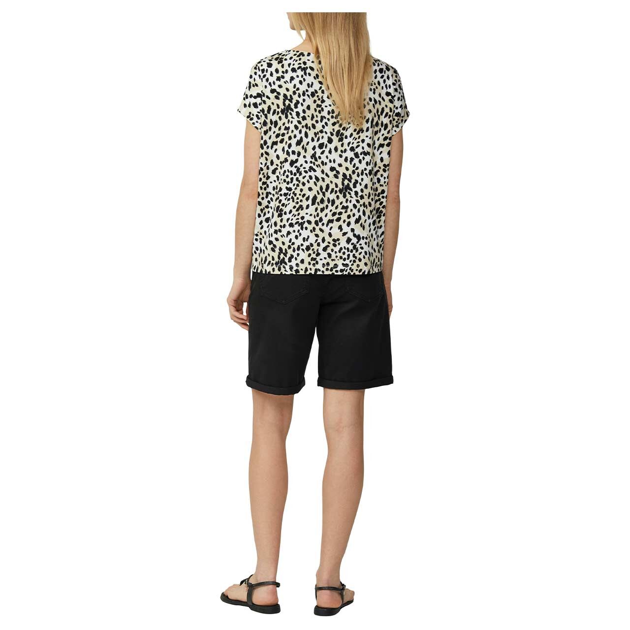 Weitaufnahme des Models, Rückansicht des Damen T-Shirts von s.Oliver in Creme mit Print 