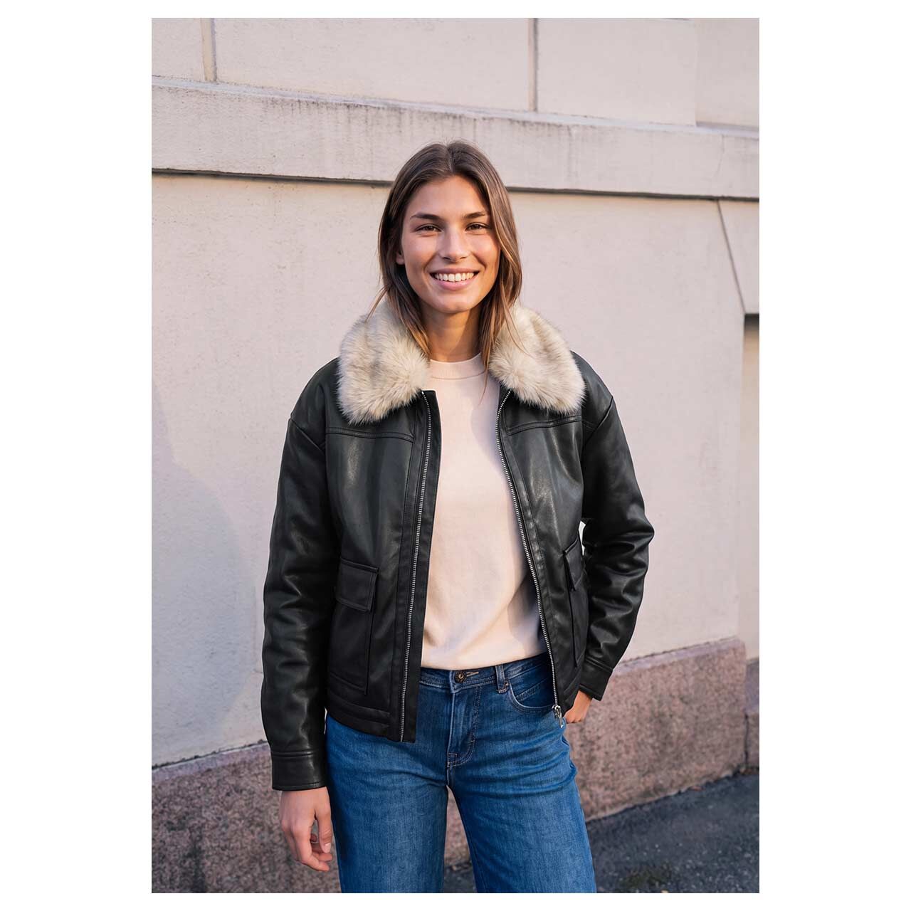 Damen Jacke Fake Leather von Street One Studio in Schwarz, Vorderansicht am Model