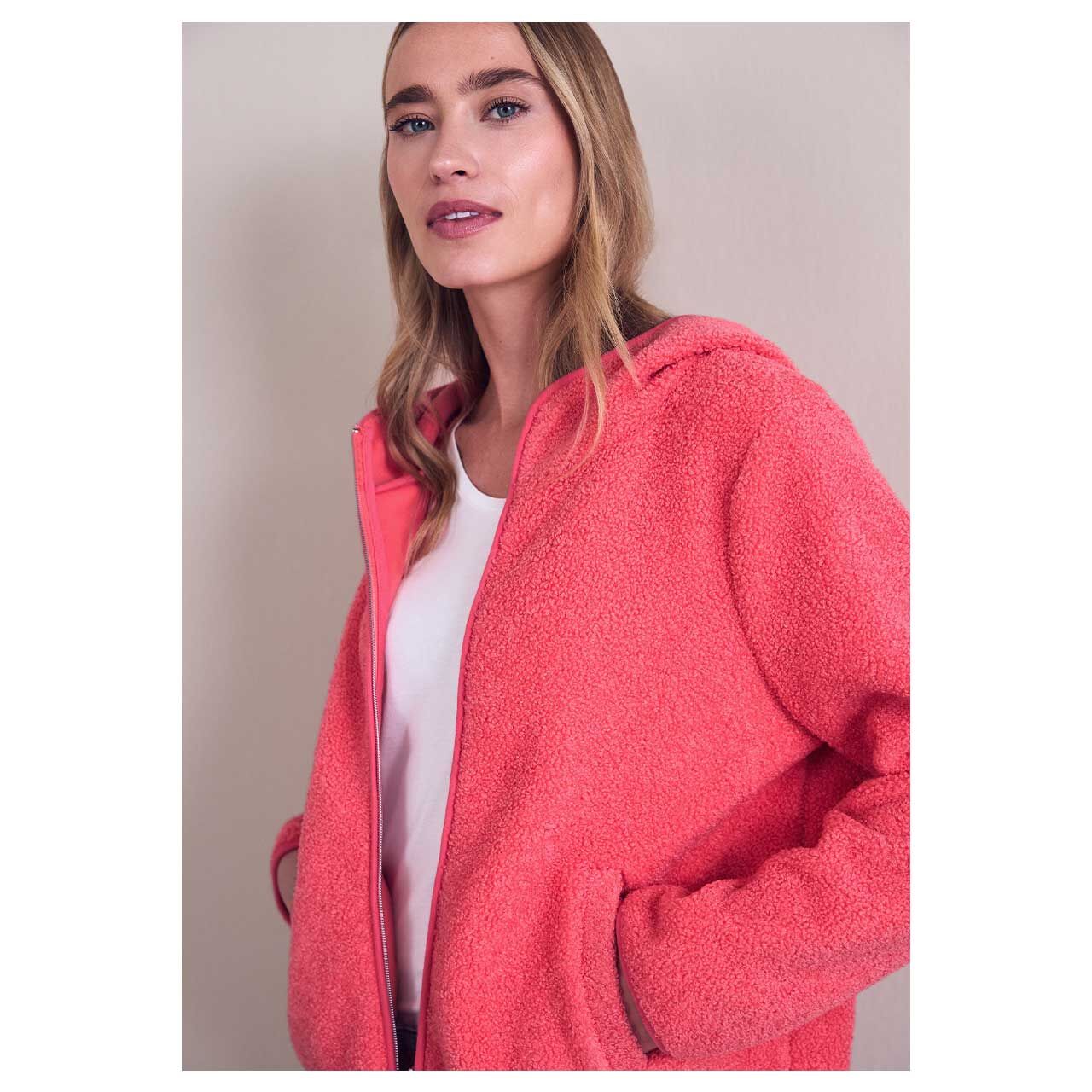 Damen Teddyjacke Hood Jacket von Street One in Pink, Vorderansicht am Model