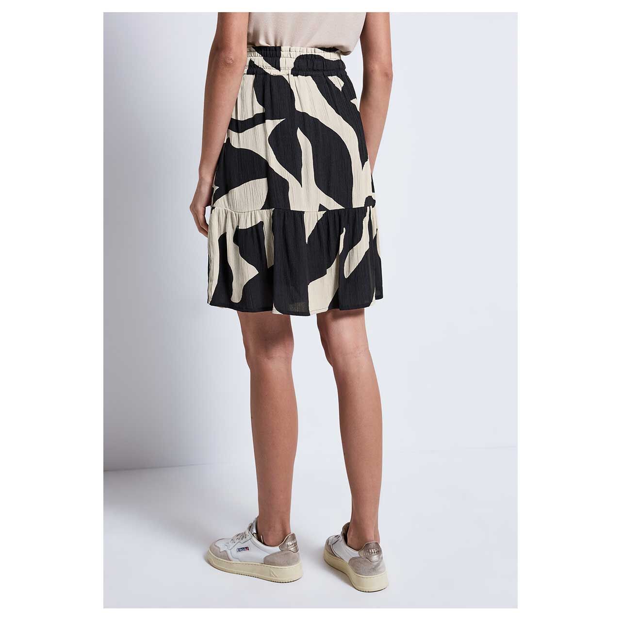 Rückansicht des Damen Rocks von Street One in Schwarz mit Print