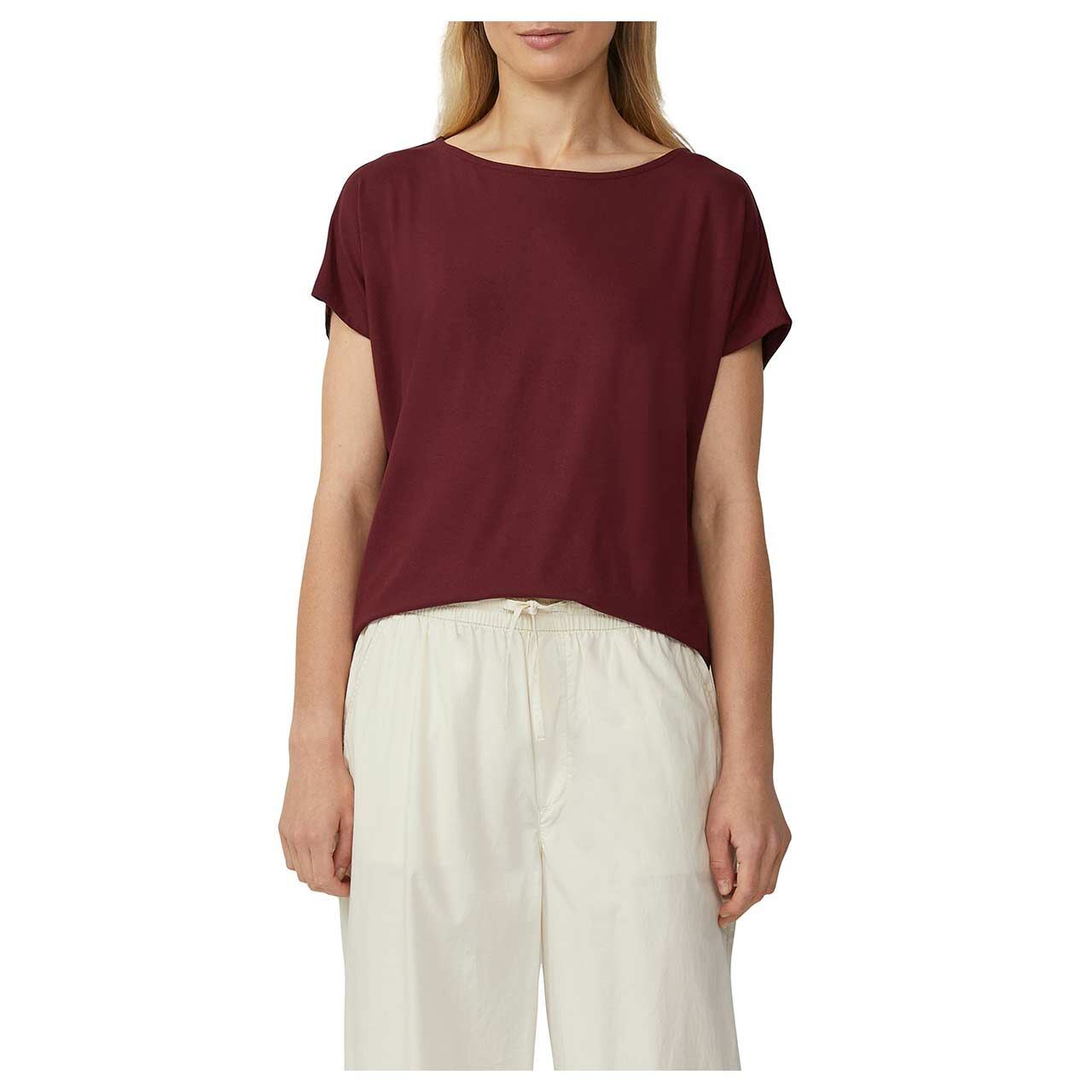 Damen T-Shirt von s.Oliver in Dunkelrot, detaillierte Vorderansicht mit Model