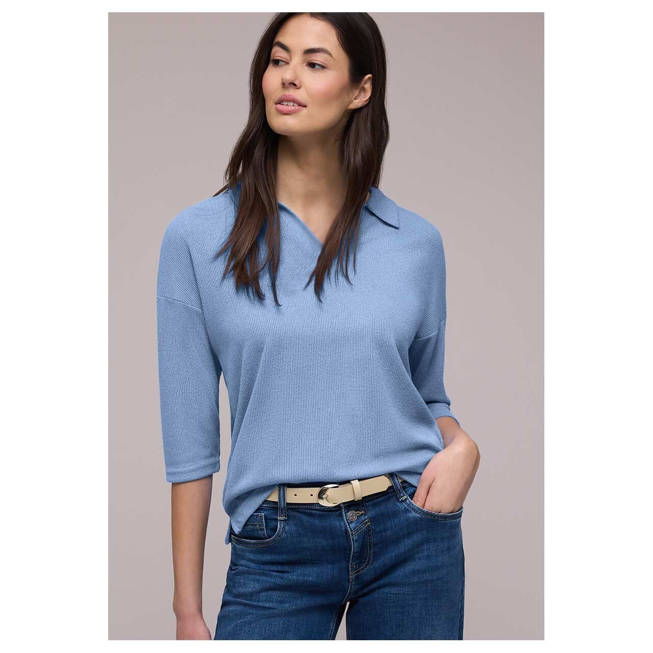 Damen 3/4 Arm Poloshirt Knit Look von Street One in Blau, Vorderansicht am Model