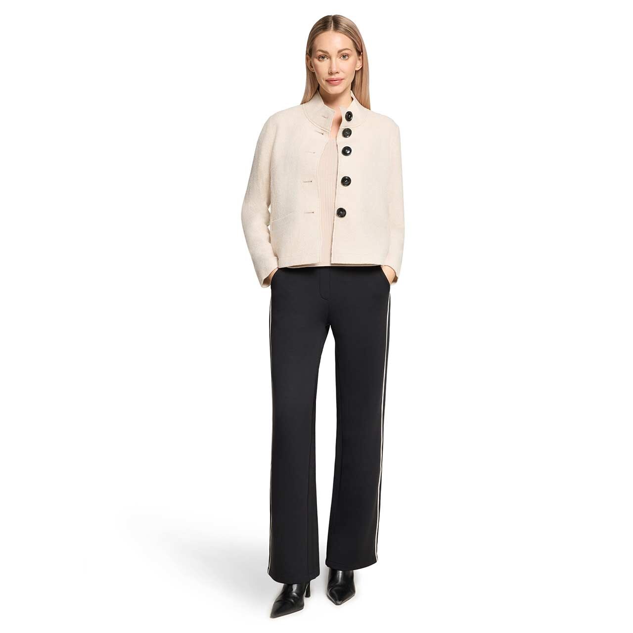 Damen Jacke von Betty Barclay in Beige, Ganzkörperansicht am Model