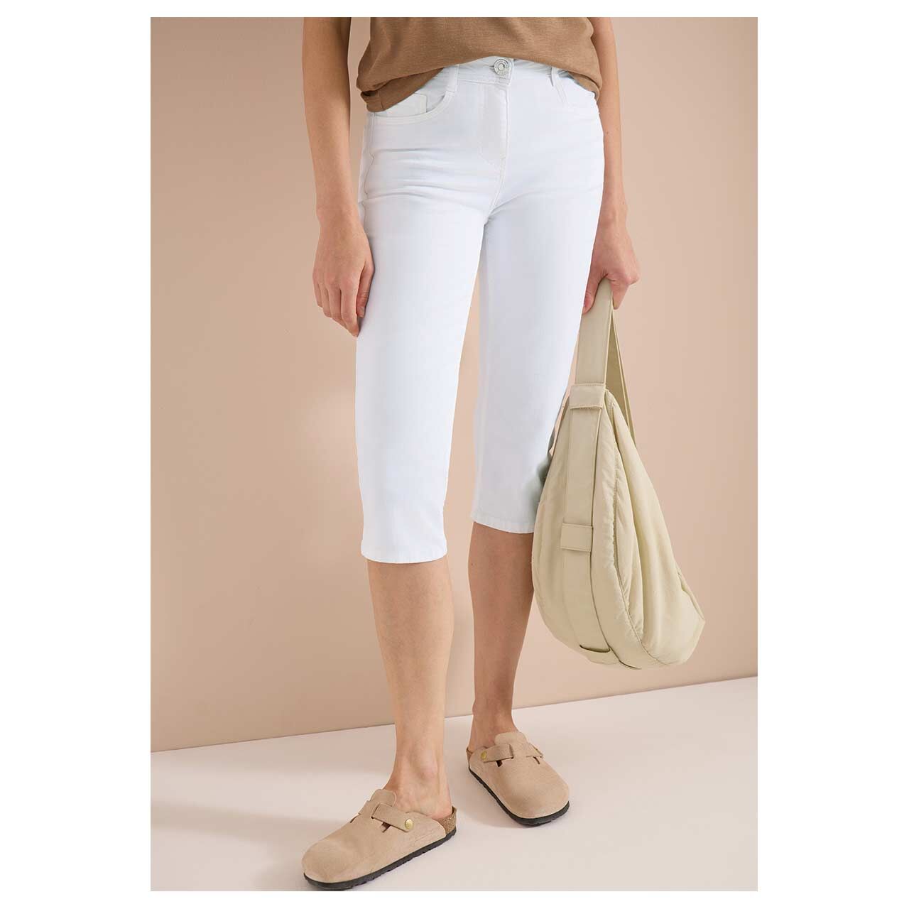 Damen 3/4 Jeans Toronto von Cecil in Weiß, Vorderansicht am Model