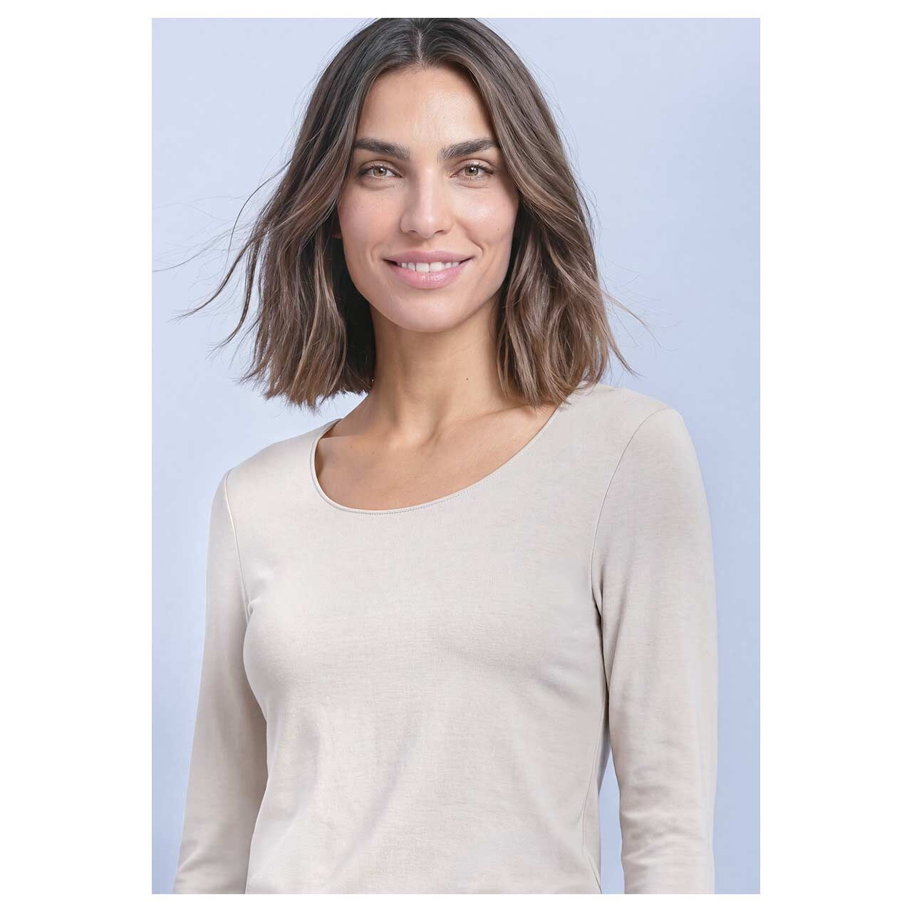 Damen 3/4 Arm Shirt Pania von Street One in Hellbeige, detaillierte Vorderansicht am Model