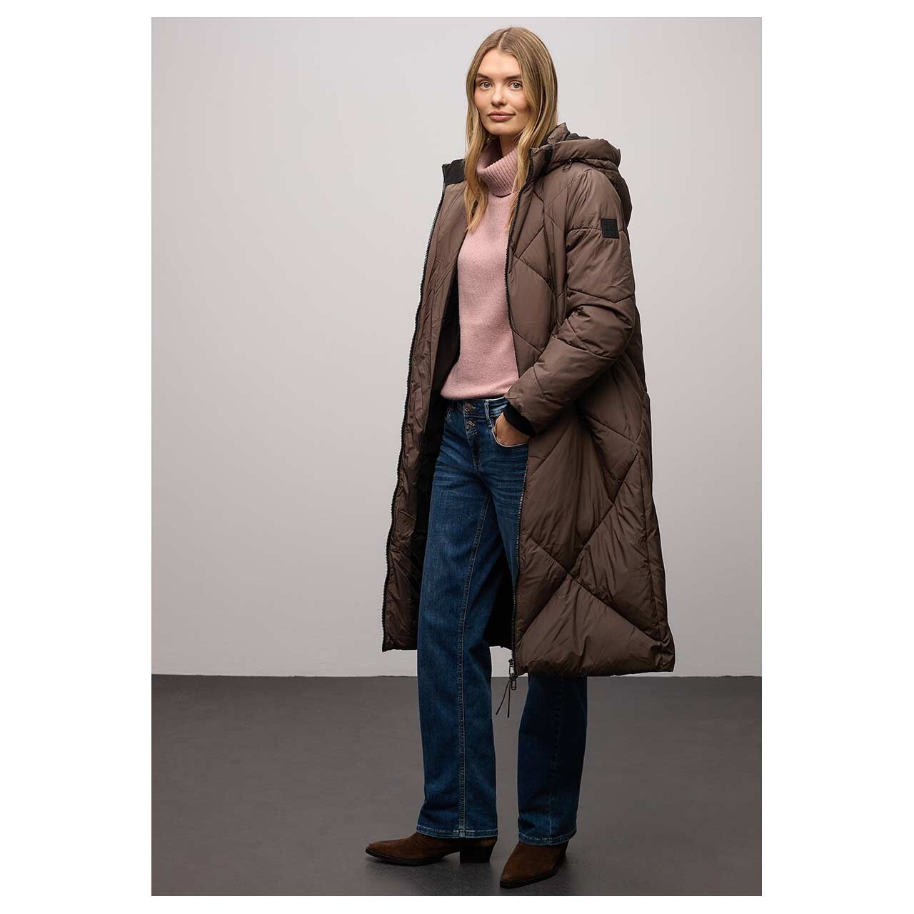 Damen Rollkragen Pullover Cosy Sweater von Street One in Rosa meliert, Ganzkörperansicht am Model