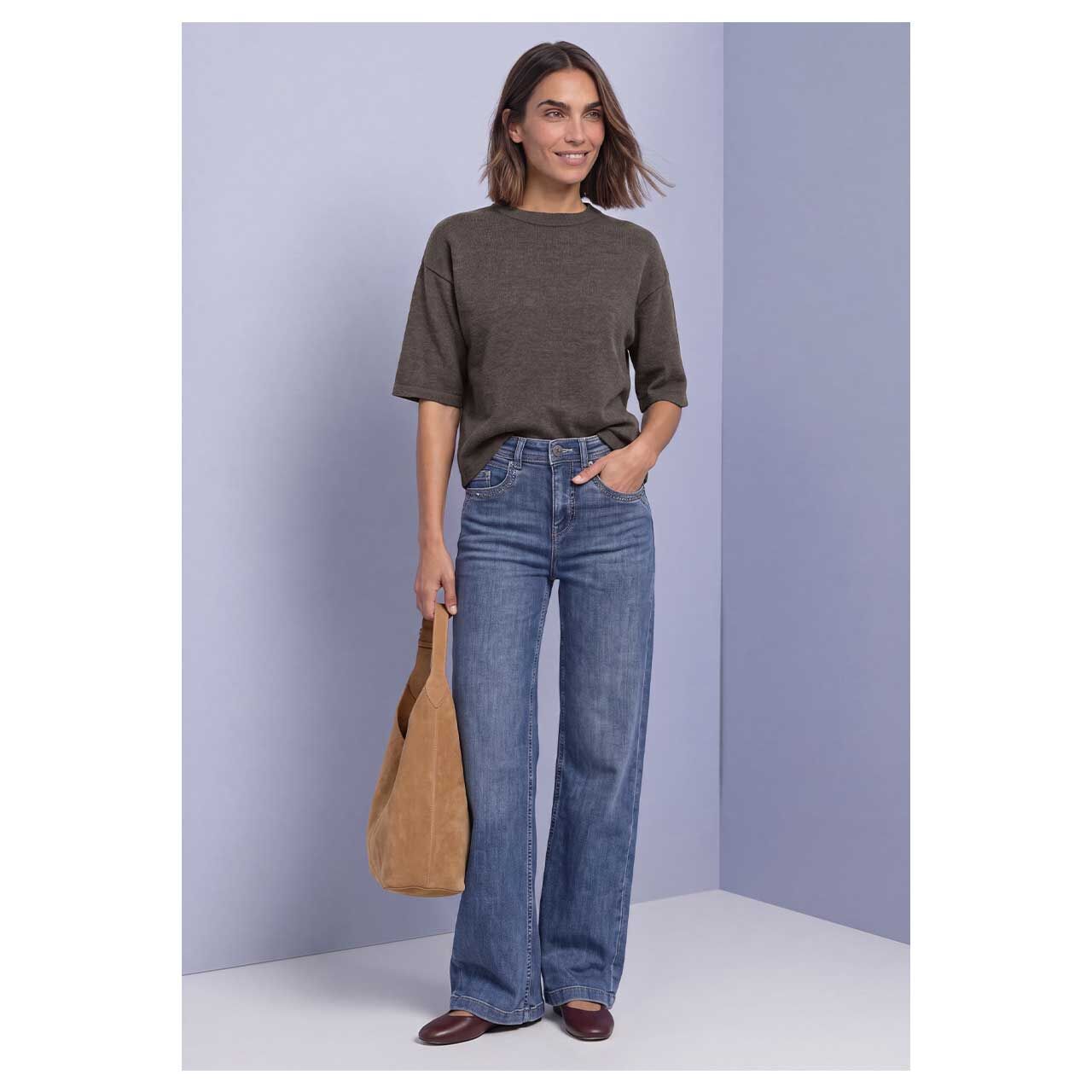 Damen Kurzarm Pullover Basic Sweater von Street One in Dunkelbraun meliert, Ganzkörperansicht am Model
