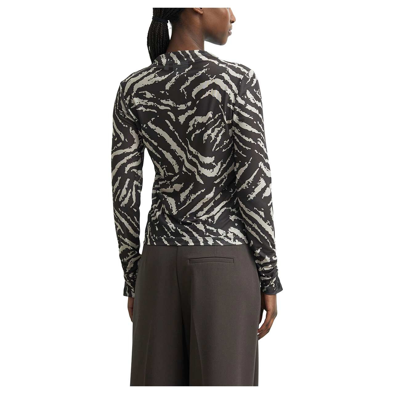 Damen Langarm Shirt von Comma in Braun mit Print, Rückansicht am Model
