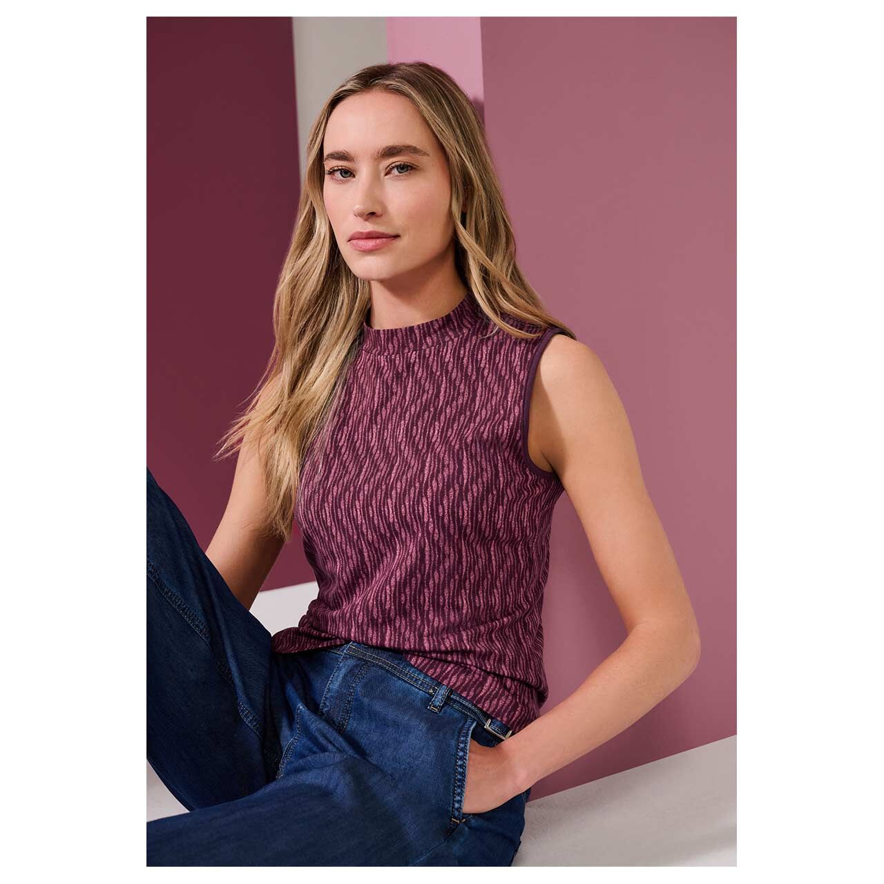 Damen Top Jersey Turtle Neck von Street One in Pink mit Print, Vorderansicht am Model