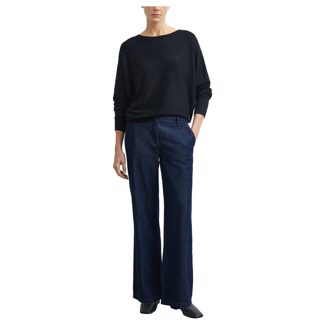 Damen Pullover von Comma in Schwarz, Ganzkörperansicht am Model