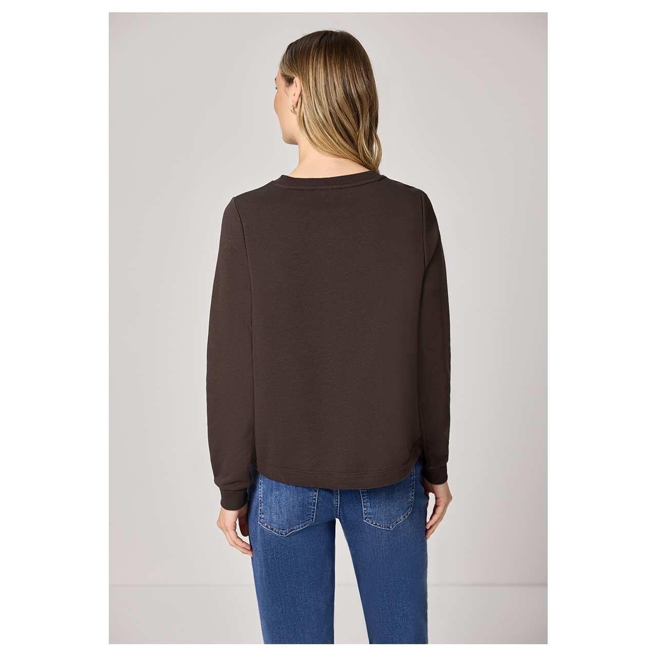 Damen Sweatshirt Crewneck Artwork von Street One in Dunkelbraun mit Print, Rückansicht am Model