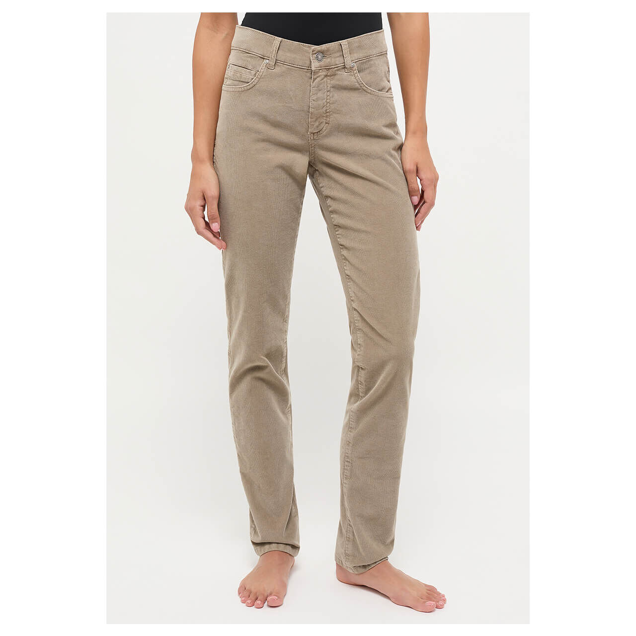 Stretch Damen Cordhose Cici von Angels in Hellbraun, Vorderansicht am Model