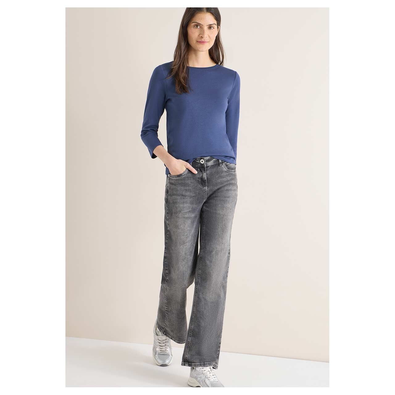 Damen 3/4 Arm Shirt Basic Boatneck von Cecil in Blau, Ganzkörperansicht am Model