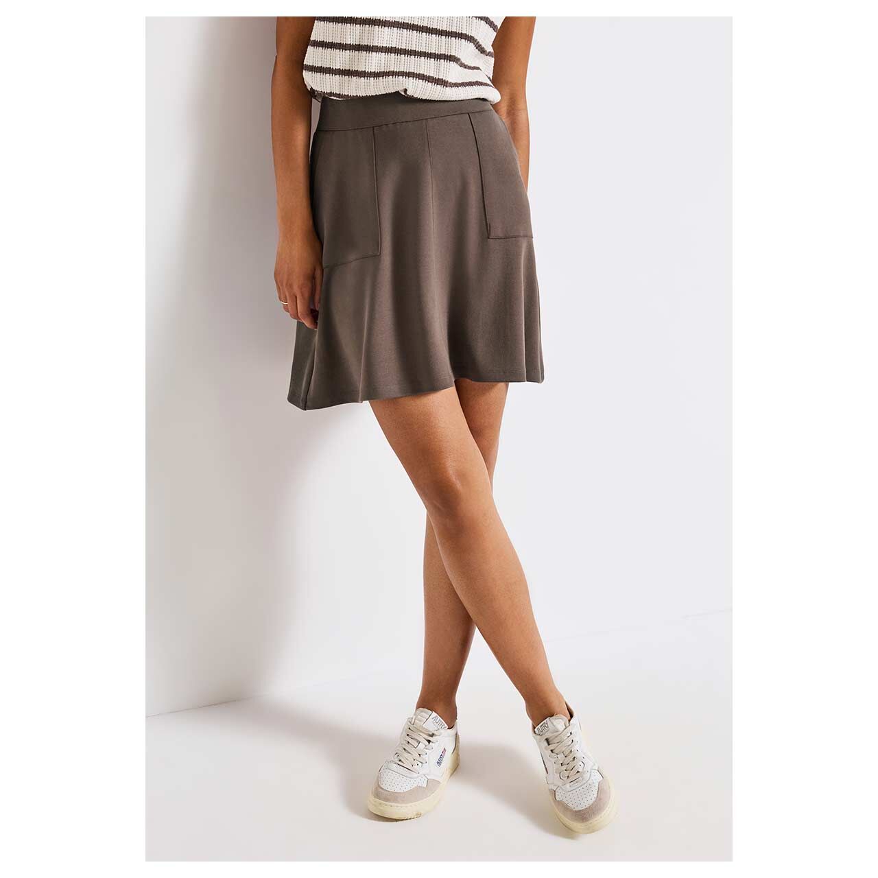 Damen Rock Lou von Street One in Braun mit der Farbnummer 16762, Vorderansicht am Model