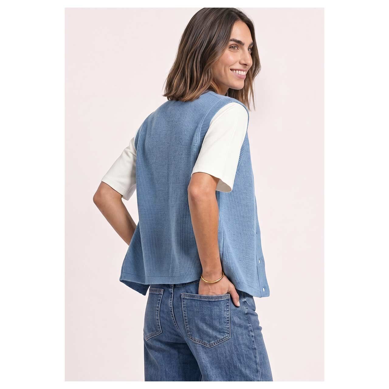 Damen Strickweste Sleeveless Cardigan von Street One in Hellblau meliert, Rückansicht am Model