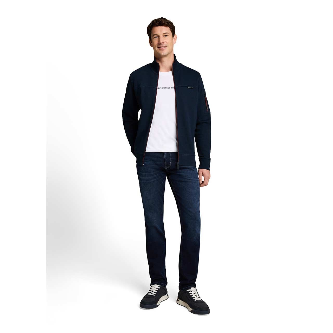 Herren Sweatjacke Structured Stand-Up von Tom Tailor in Dunkelblau, Ganzkörperansicht am Model