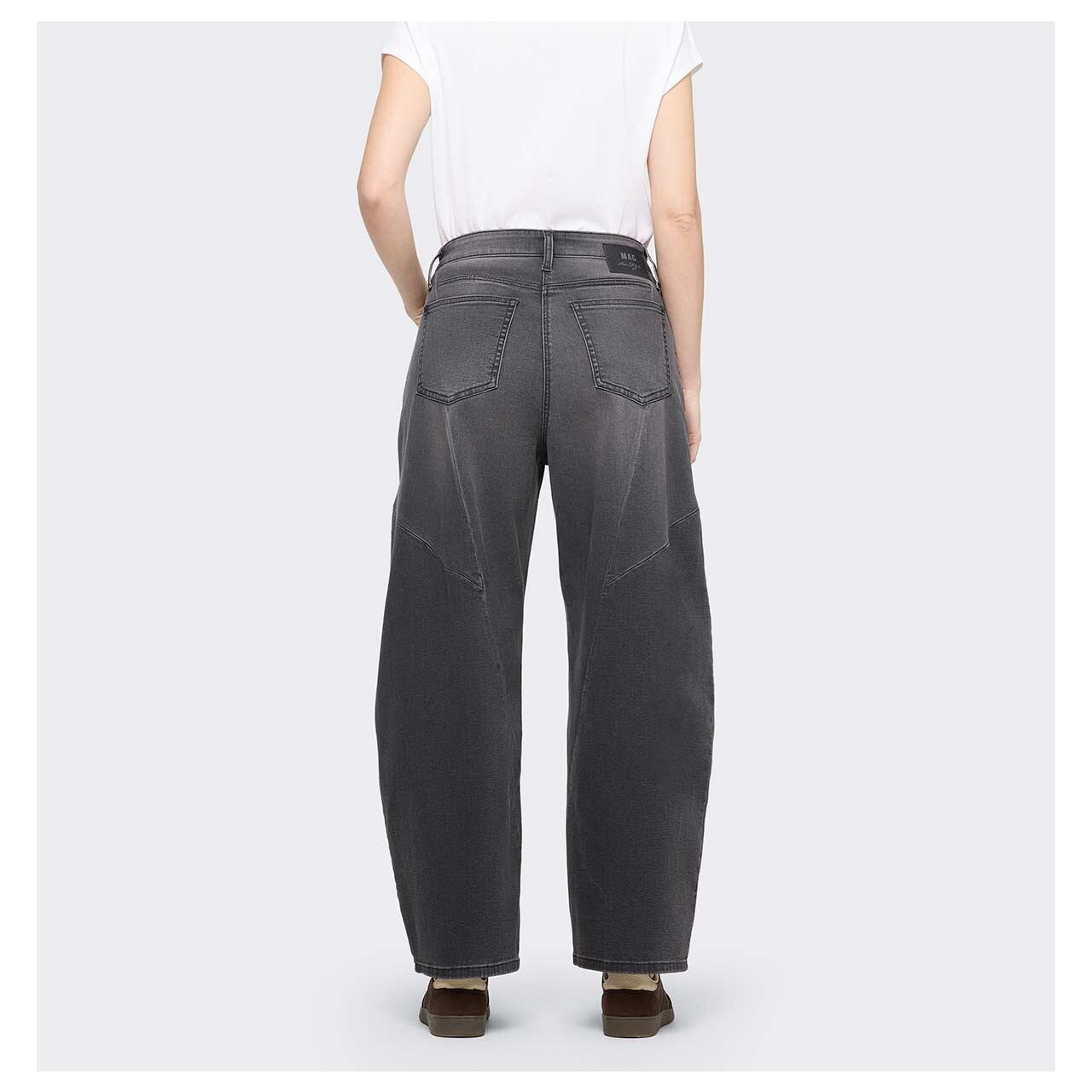 MAC Dakota Jeans black slight use wash