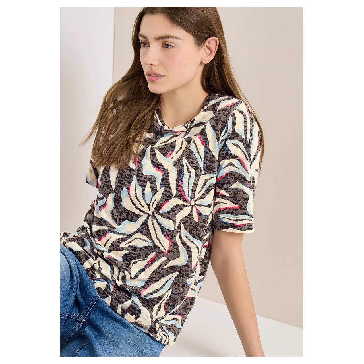Damen T-Shirt Burnout von Cecil in Braun mit Print, detaillierte Vorderansicht am Model