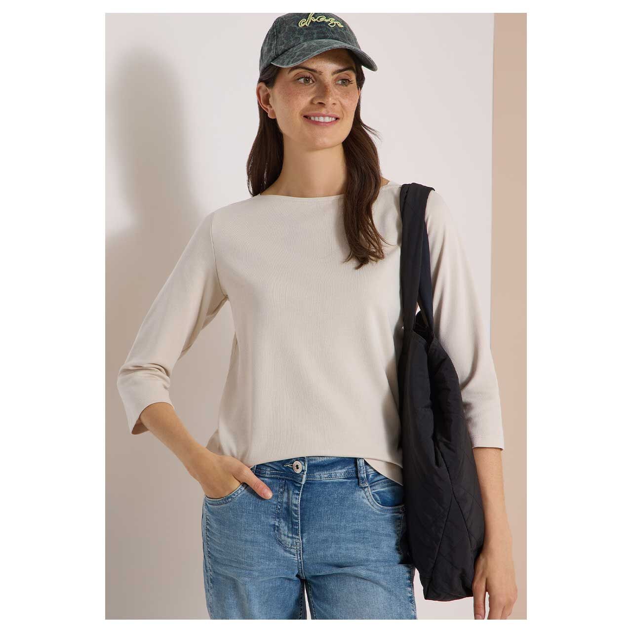 Damen 3/4 Arm Shirt Basic Boatneck von Cecil in Hellbeige, detaillierte Vorderansicht am Model