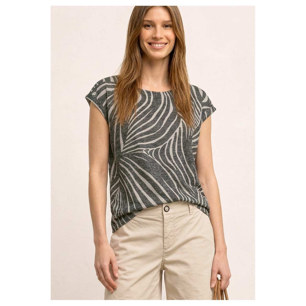 Damen T-Shirt Printed Burn Dessin von Street One in Schwarz, Vorderansicht am Model