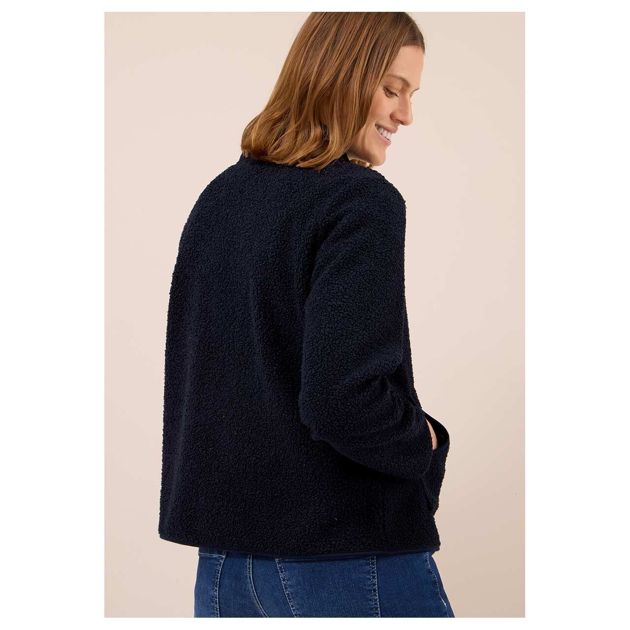 Damen Teddyjacke von Cecil in Dunkelblau, Rückansicht am Model