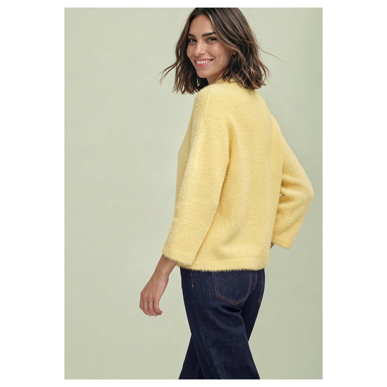 Damen 3/4 Arm Pullover Modern Fluffy Turtleneck von Street One in Gelb, Rückansicht am Model
