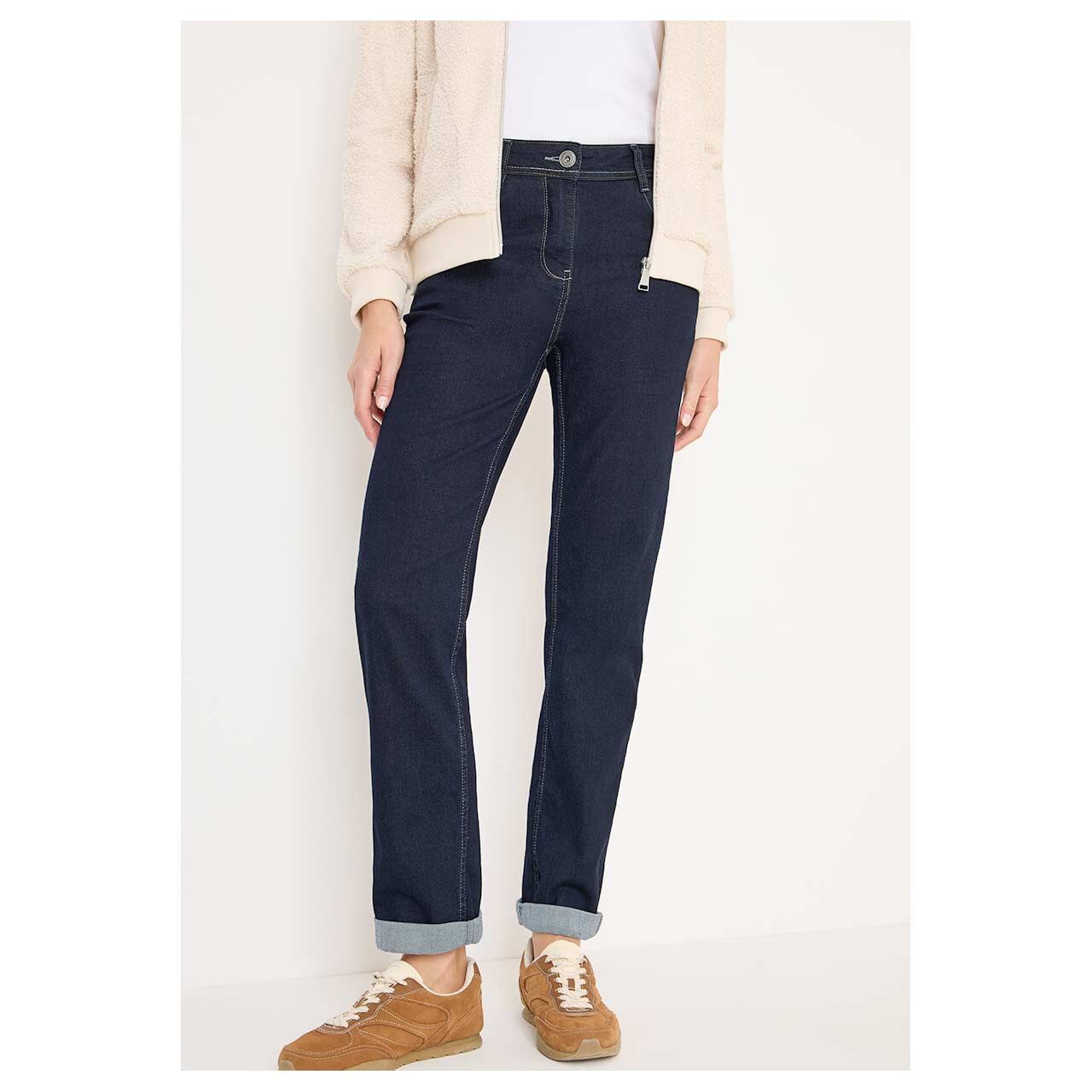 Damenjeans Toronto von Cecil in Dunkelblau, Vorderansicht am Model