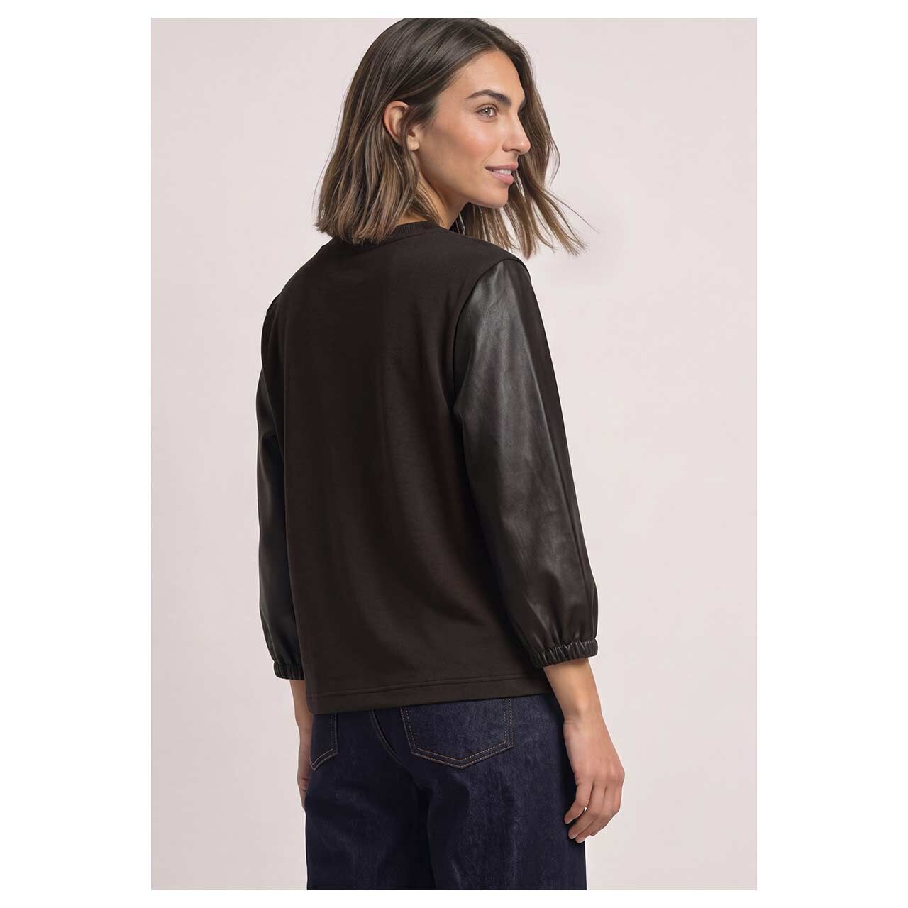 Damen 3/4 Arm Shirt Silk Look Fake Leather von Street One in Dunkelbraun, Rückansicht Model