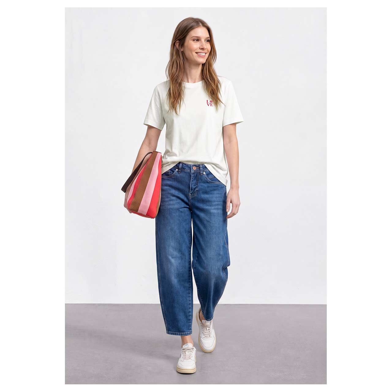 Damen T-Shirt Basic Chest Print von Street One in Cremeweiß mit Print, Ganzkörperansicht am Model