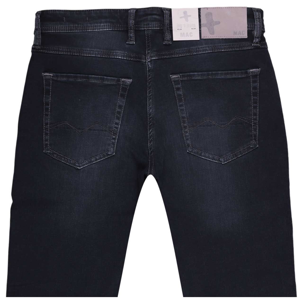 Herrenjeans Jogn von MAC in Dunkelblau angewaschen, detaillierte Rückansicht