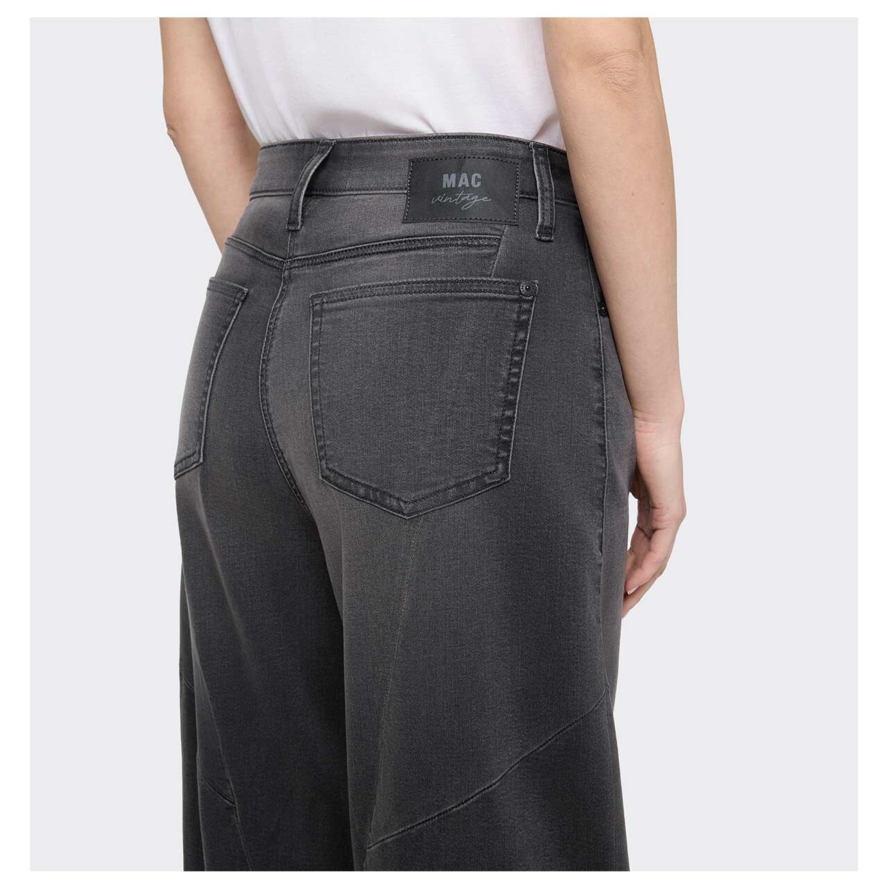 MAC Dakota Jeans black slight use wash
