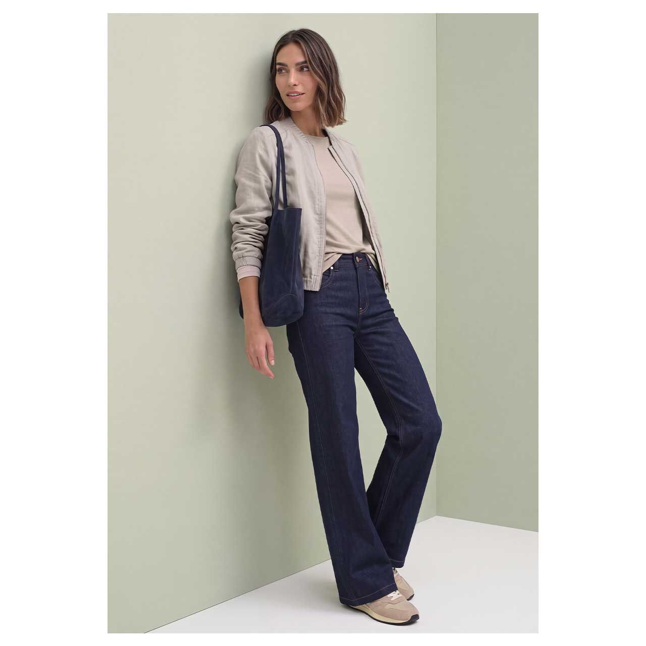 Damen Langarm Shirt Lanea von Street One in Beige, Ganzkörperansicht am Model