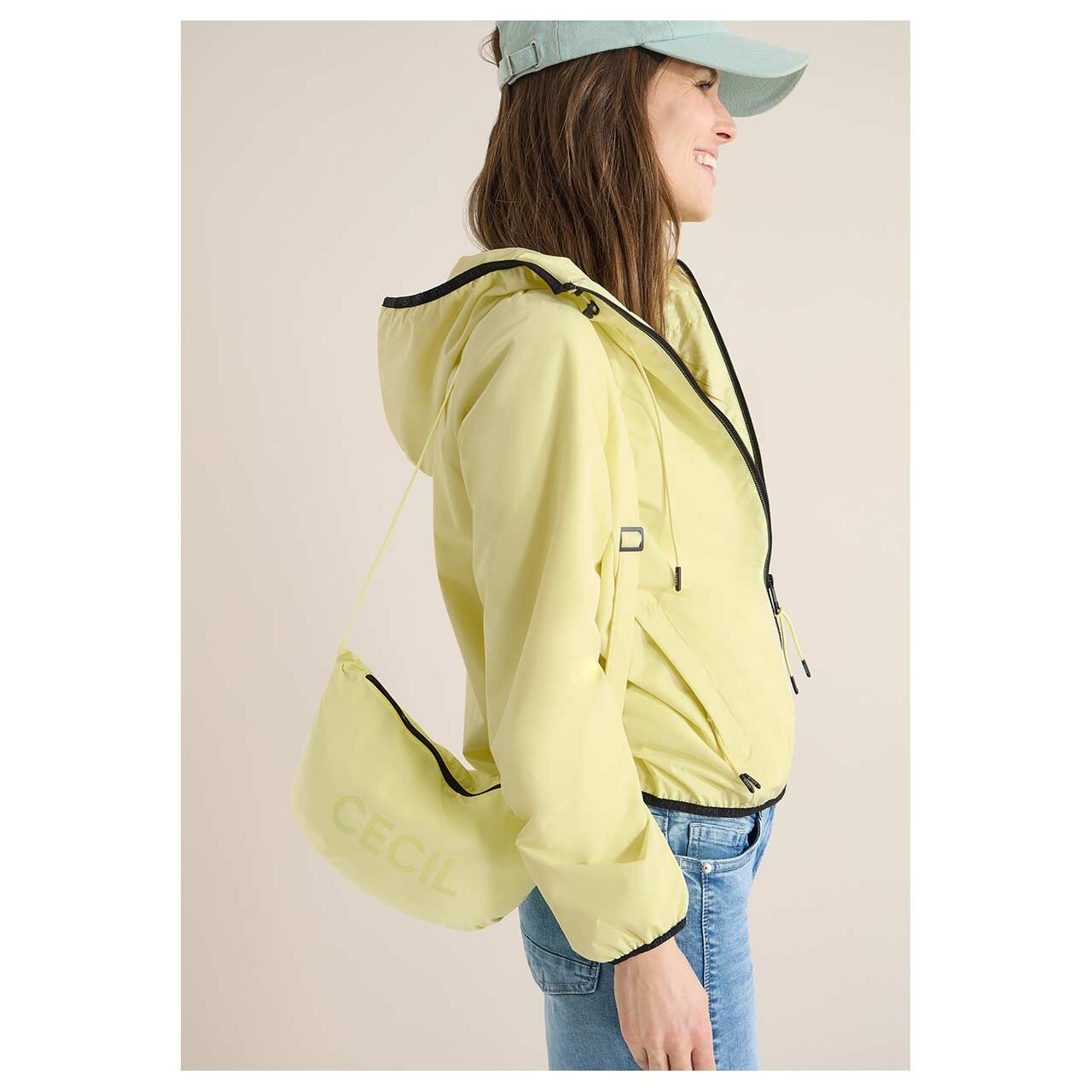 Damen Jacke Packable Padded Jacket von Cecil in Gelb, Seitenansicht am Model