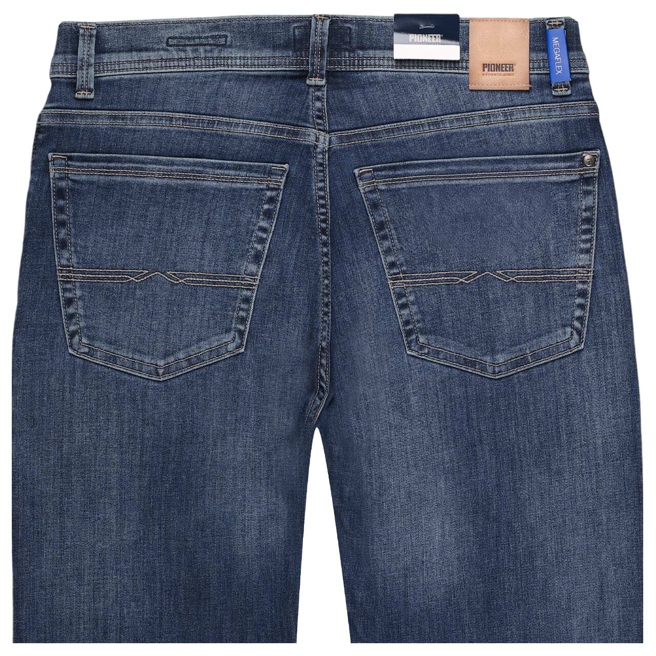 Stretch Herrenjeans Rando Megaflex in Blau angewaschen von Pioneer, detaillierte Rückansicht