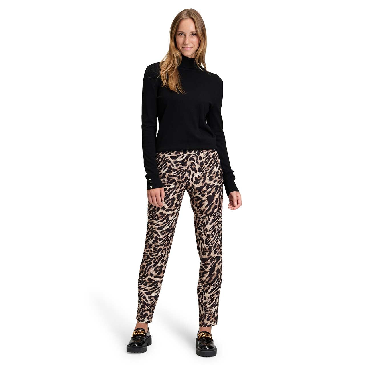 Damen Rollkragen Pullover von Betty Barclay in Schwarz, Ganzkörperansicht am Model